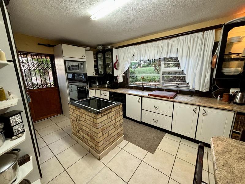 5 Bedroom Property for Sale in Wavecrest Eastern Cape